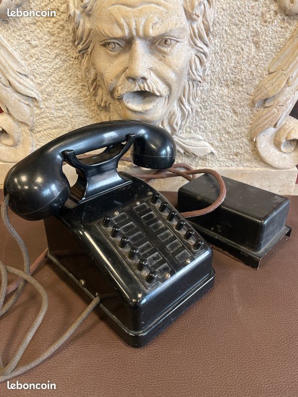 Ancien téléphone / interphone de standard industriel vintage en métal 1950 de la marque Télic