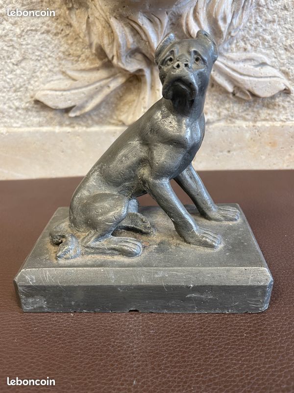 Ancienne statue / sculpture ou presse papier en plomb