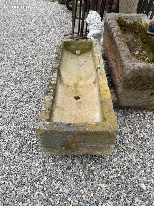 Ancienne auge, abreuvoir ou jardinière en pierre naturelle de grés