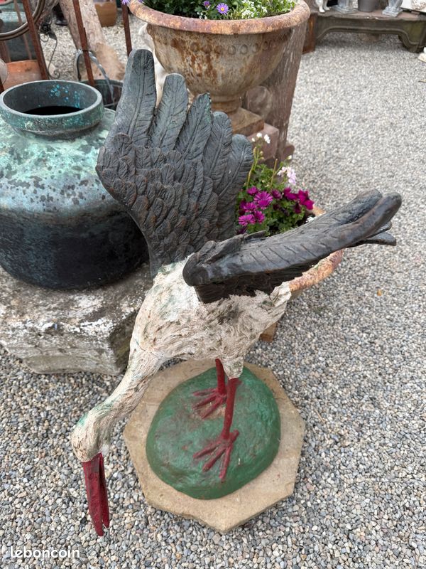 Statue / sculpture pour jardin, oiseau en fonte. Art animalier