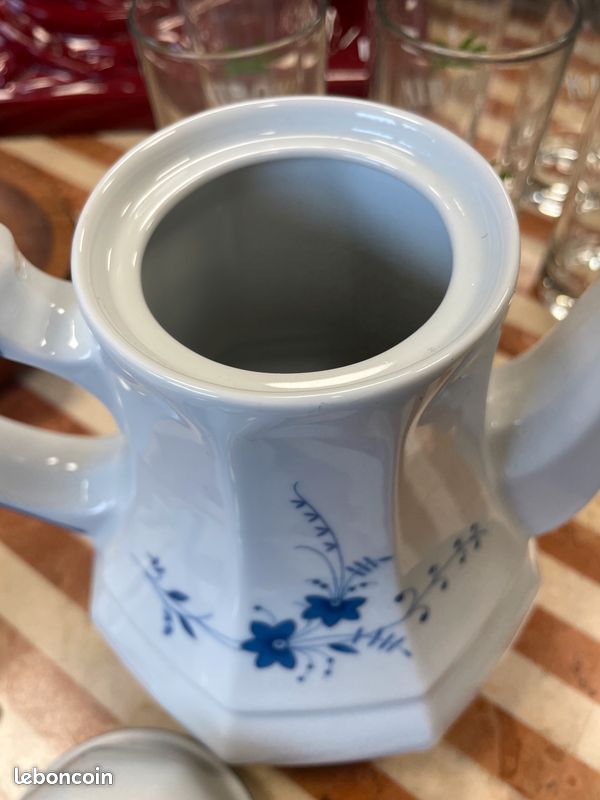 Cafetière / théière en porcelaine Bavaroise par Winterling Kirchenlamitz