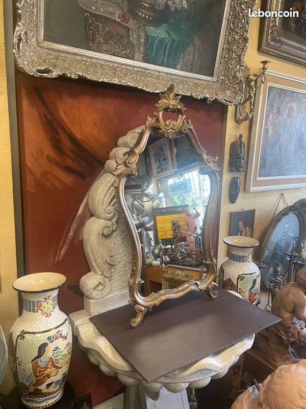 Miroir rocaille doré de style baroque / Louis XV. Forme mouvementée