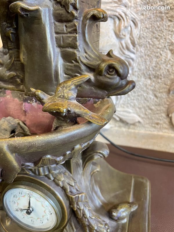 Lampe fontaine décorative Art Déco "jeune femme à la fontaine" d'après F. Moreau signé