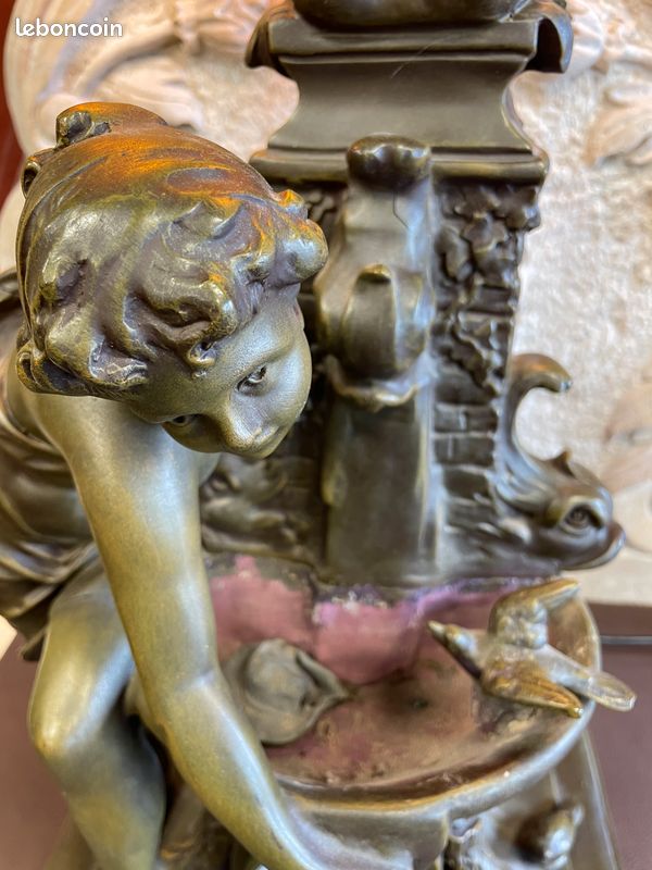 Lampe fontaine décorative Art Déco "jeune femme à la fontaine" d'après F. Moreau signé