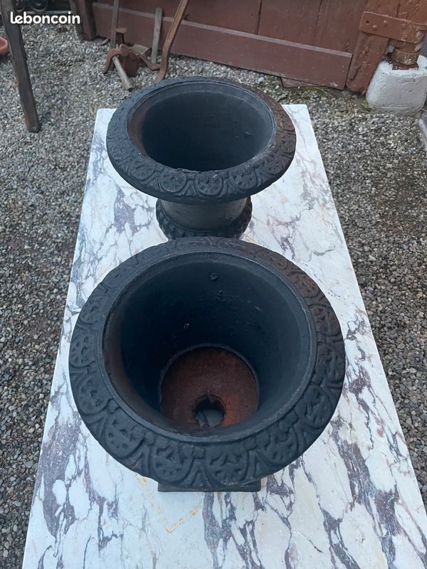 Paire de vases Médicis en fonte