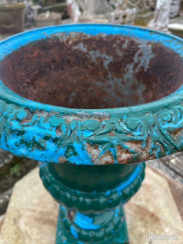 Ancien authentique vase / pot / urne dit Médicis Français en fonte du 19éme
