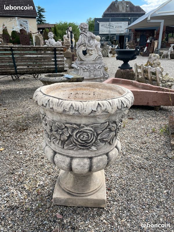 Grande vase / pot de fleurs baroque pour jardin en pierre reconstituée