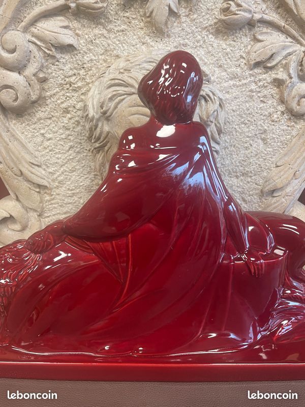 Ancienne céramique signé POLBERT. Femme et biche