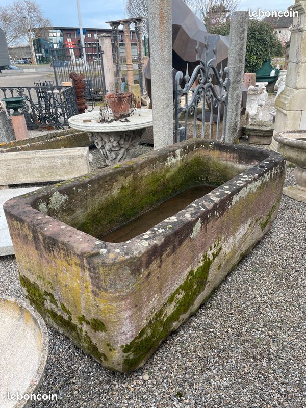 Rare ancien lavoir de ville / auge / bassin ou bac en pierre naturelle de grés