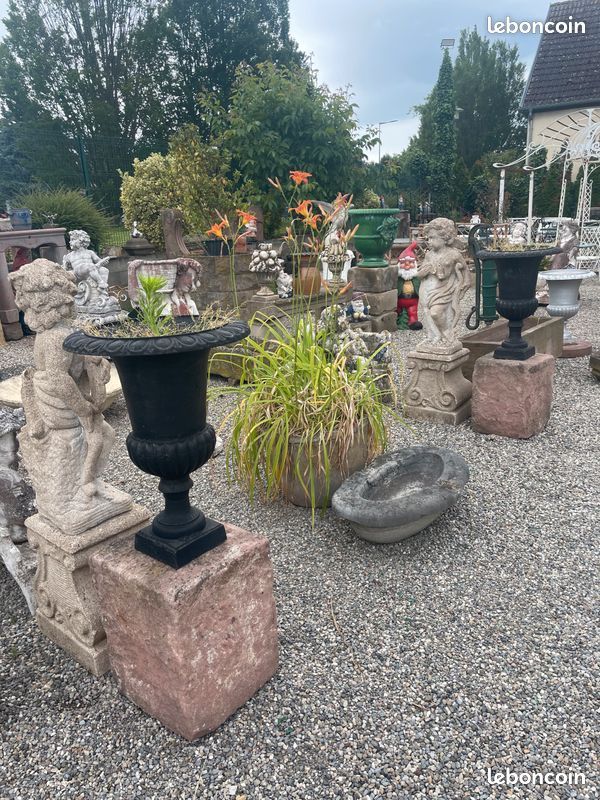 Paire de vases / vasques Médicis en fonte de fer 62 cm