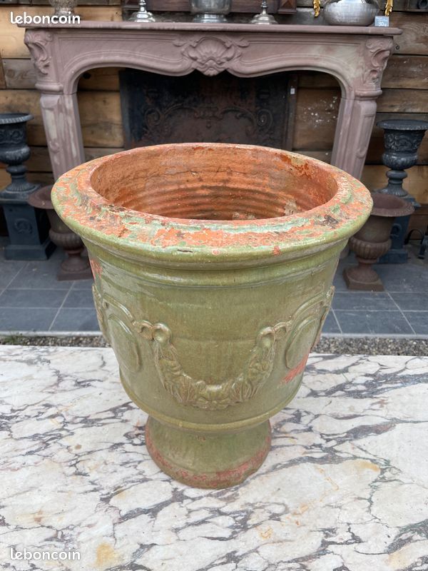 Ancienne urne jardinière ou pot en faïence émaille de France