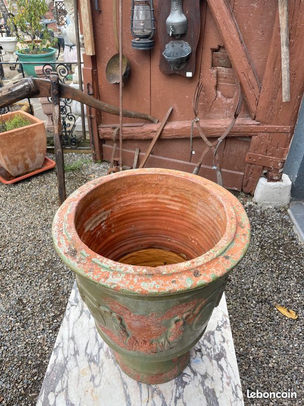 Ancienne urne jardinière ou pot en faïence émaille de France