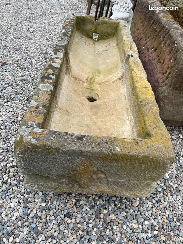 Ancienne auge, abreuvoir ou jardinière en pierre naturelle de grés