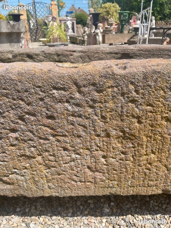 Ancienne auge / abreuvoir / jardinière en pierre naturelle de grés