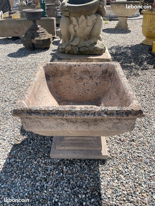 Ancienne jardinière / pot / coupe / vase sur pied en pierre reconstituée
