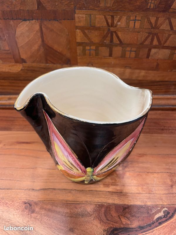 Paire de vases design Papillon, Valloris signées des années 50/60. Prix unitaire