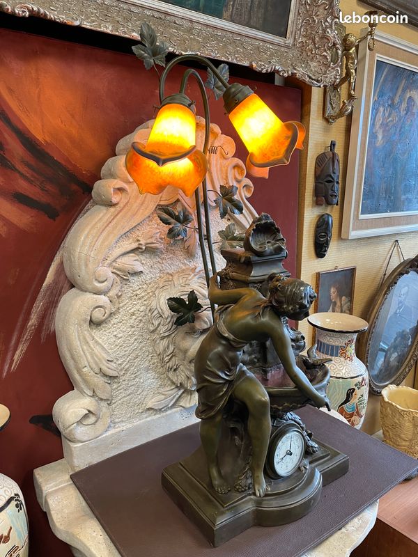Lampe fontaine décorative Art Déco "jeune femme à la fontaine" d'après F. Moreau signé