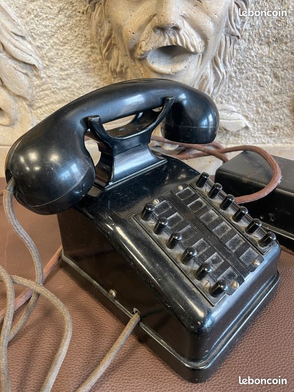 Ancien téléphone / interphone de standard industriel vintage en métal 1950 de la marque Télic