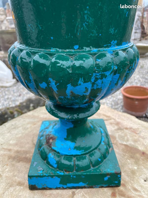 Ancien authentique vase / pot / urne dit Médicis Français en fonte du 19éme