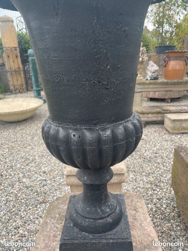 Paire de vases / vasques Médicis en fonte de fer 62 cm