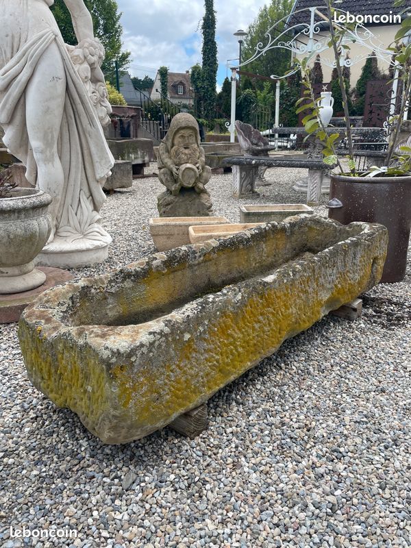 Ancienne auge / jardinière en pierre naturelle de grés