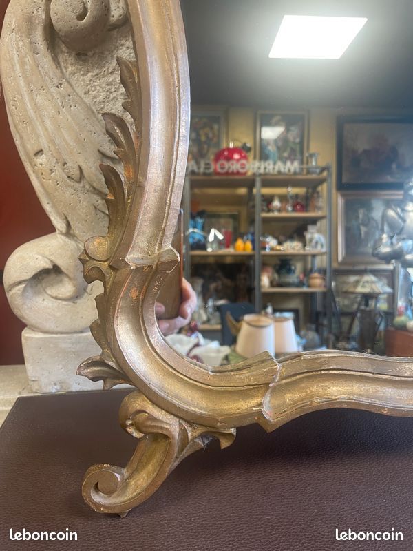 Miroir rocaille doré de style baroque / Louis XV. Forme mouvementée