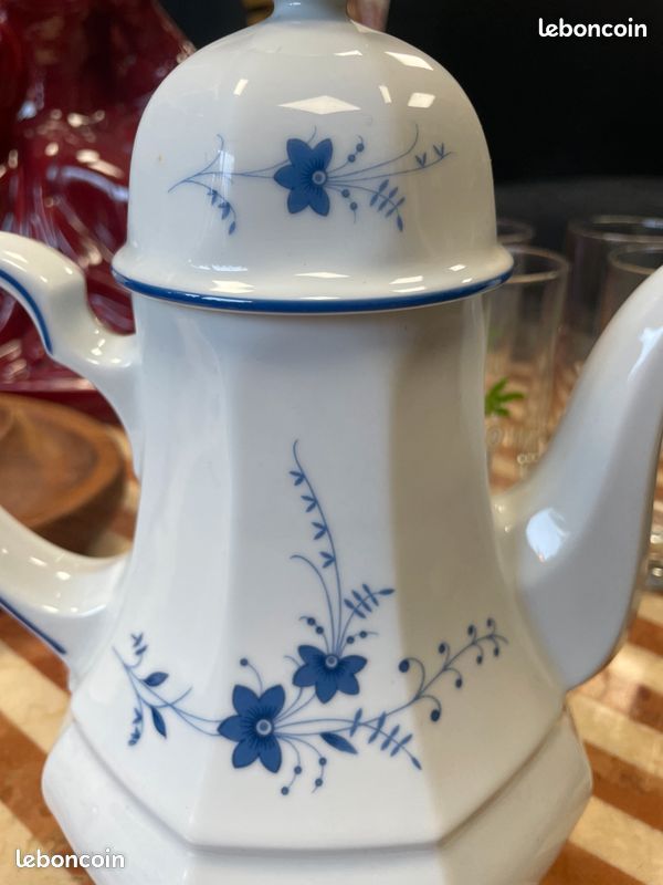 Cafetière / théière en porcelaine Bavaroise par Winterling Kirchenlamitz